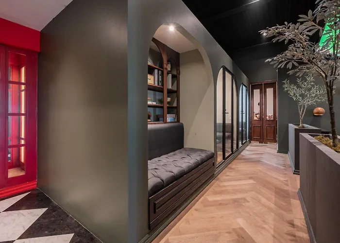 Botanic Loft Stylish And Cozy Retreat